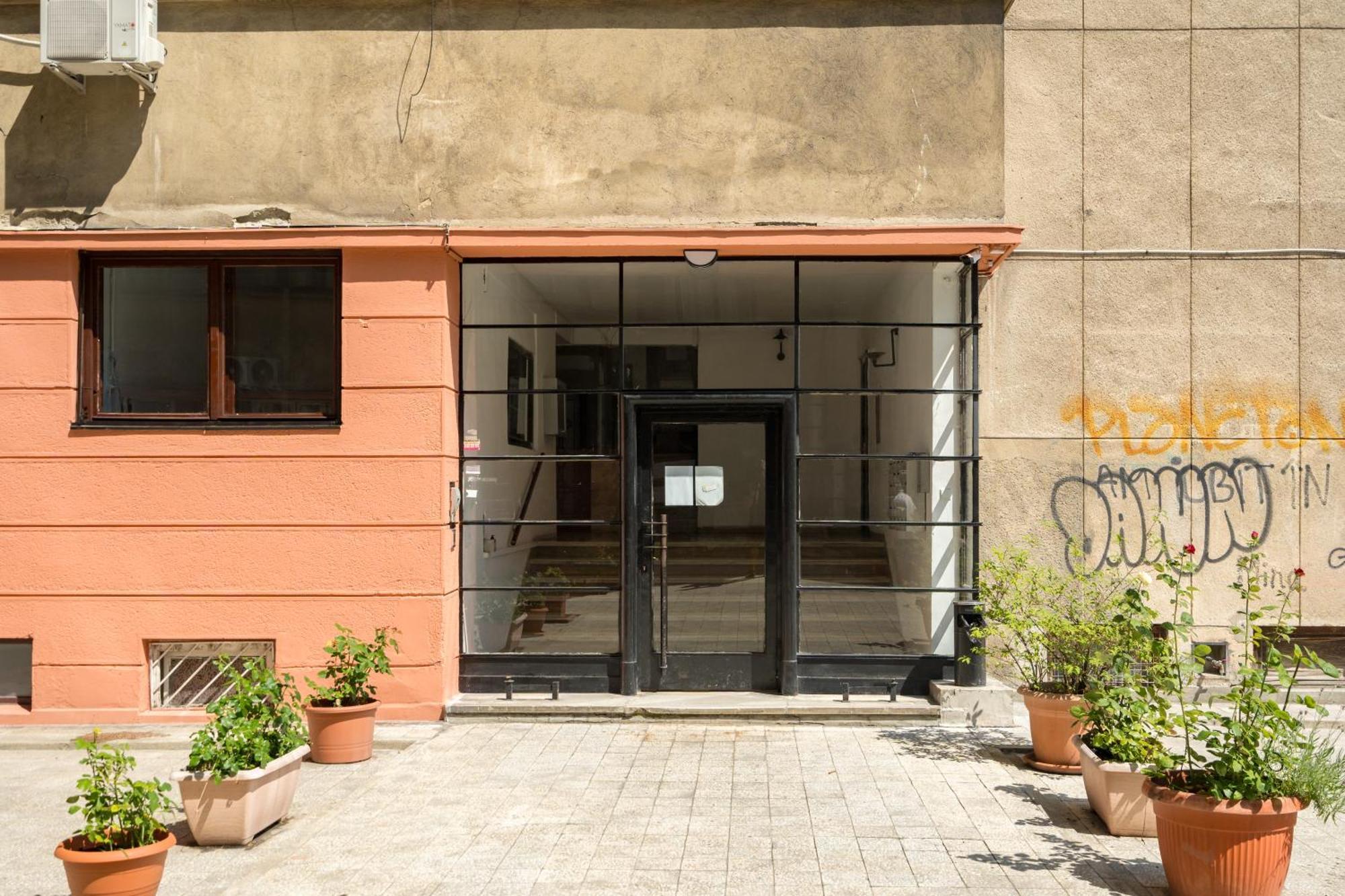 Ferienwohnung Steps2 Old Town & Metro - The Adventure Bukarest Exterior foto
