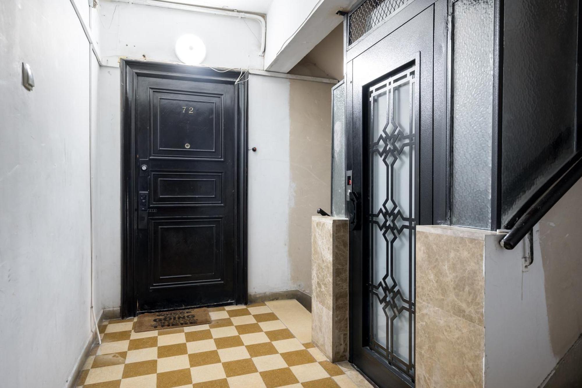Ferienwohnung Steps2 Old Town & Metro - The Adventure Bukarest Exterior foto