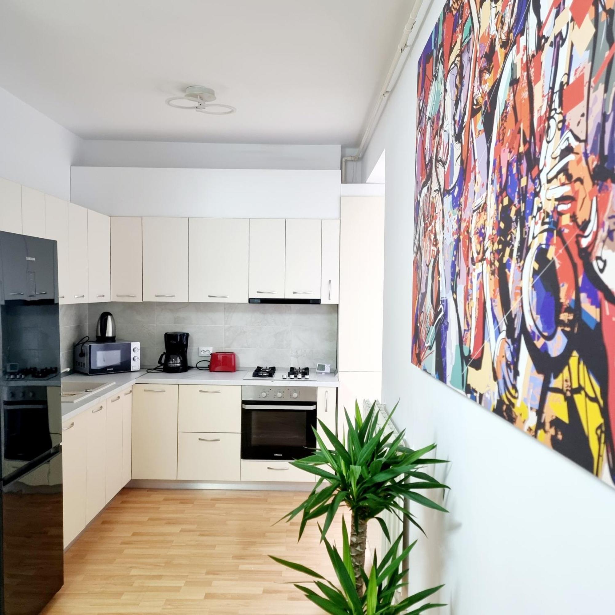 Ferienwohnung Steps2 Old Town & Metro - The Adventure Bukarest Zimmer foto